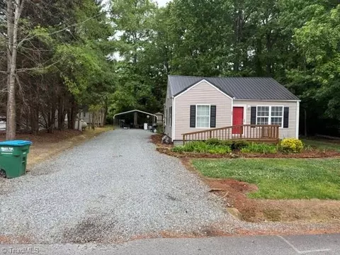295 Spring St, Denton, NC 27239