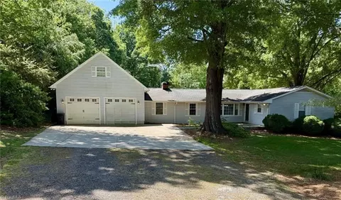 180 Sharmill Dr, Reidsville, NC 27320