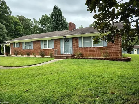 153 Hooker Trl, Mount Airy, NC 27030