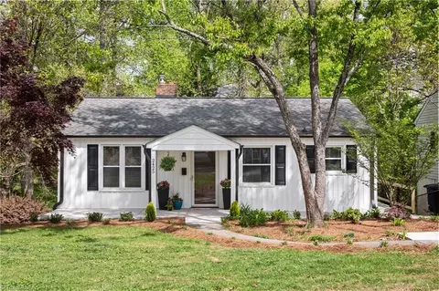 2425 Lyndhurst Ave, Winston Salem, NC 27103