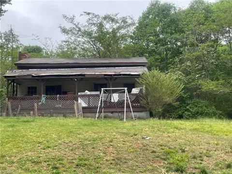 1085 Riverview Rd, Walnut Cove, NC 27052