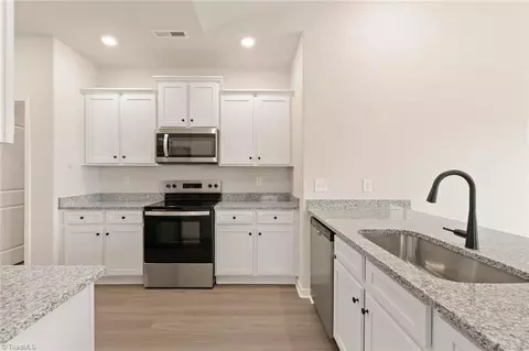 Entry Way - 119 Macintosh Dr, King, NC 27021 photo 2 of 7