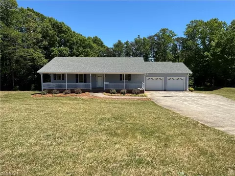6543 S Nc Highway 66, King, NC 27021