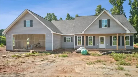 86 Gregorys Grange Dr, Yanceyville, NC 27379