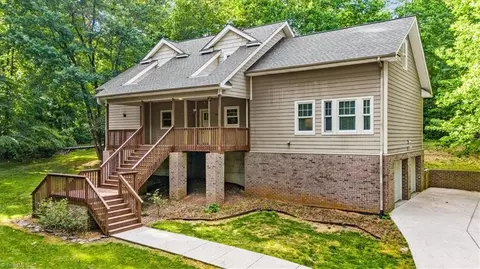 2105 Morning Star Ln, Winston Salem, NC 27107