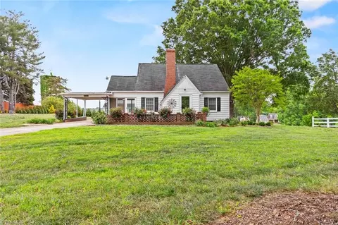 4020 Rockford Rd, Boonville, NC 27011