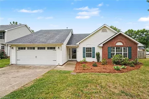 1100 Mayview Ct, Kernersville, NC 27284