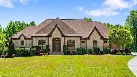 6635 Linville Ridge Dr, Oak Ridge, NC 27310