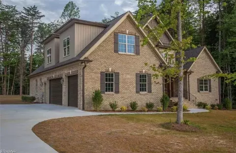 7711 Northern Estates Pt, Greensboro, NC 27455