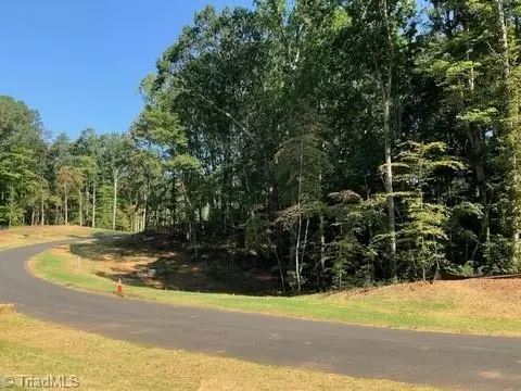 7526 Whisper Hollow Ln, Lewisville, NC 27023