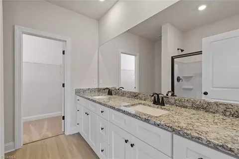 Entry Way - 204 Macintosh Dr, King, NC 27021 photo 3 of 7