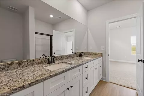 Entry Way - 204 Macintosh Dr, King, NC 27021 photo 4 of 7