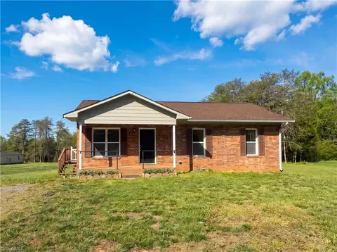 4278 E Nc Highway 89, Walnut Cove, NC 27052