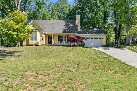230 Country Club Rd, Mount Airy, NC 27030