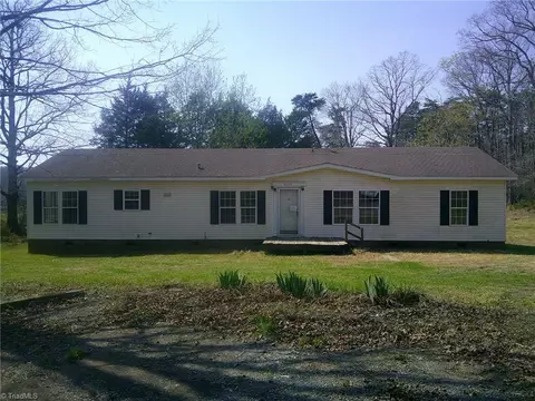 2200 Stadium Dr E, Eden, NC 27288