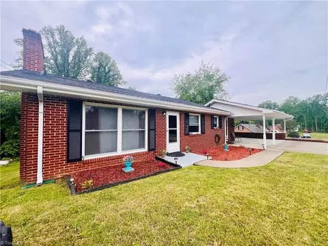 2556 Westfield Rd, Mount Airy, NC 27030