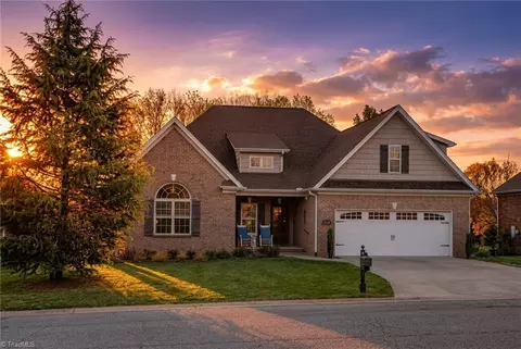 106 Breckenridge Dr, Thomasville, NC 27360