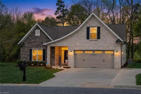 411 Freemont Dr, Thomasville, NC 27360