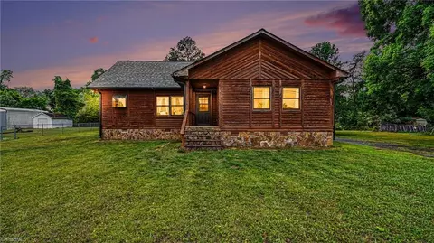 3128 Williston Rd, Walkertown, NC 27051