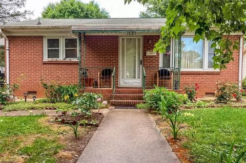 1007 Brookline St E, Winston Salem, NC 27107