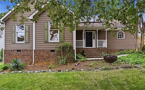 4890 Chimney Springs Dr, Greensboro, NC 27407