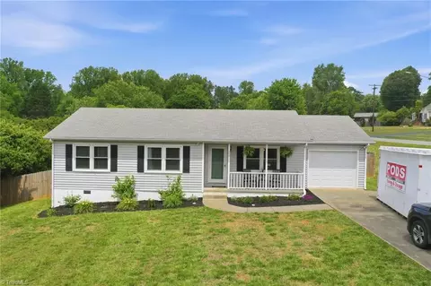 200 Creeksedge Ct, Winston Salem, NC 27105