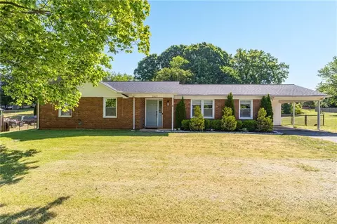 2417 White Horn Rd, Kernersville, NC 27284