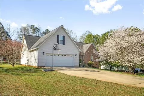 2287 Loflin Farlow Ln, Sophia, NC 27350