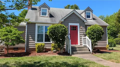 7513 Greenlawn Dr, Summerfield, NC 27358