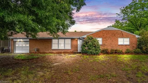 288 Frye Bridge Rd, Clemmons, NC 27012