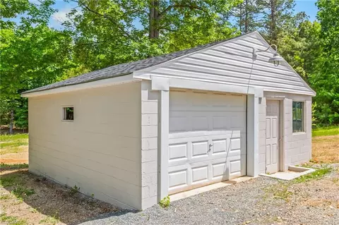 Exterior - 9272 Us Highway 64, Trinity, NC 27370 photo 5 of 9