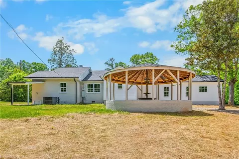 Exterior - 9272 Us Highway 64, Trinity, NC 27370 photo 7 of 9
