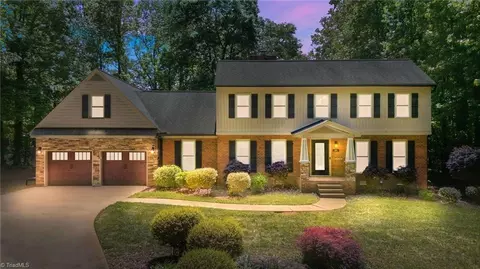 2085 Huntington Woods Dr, Lexington, NC 27295