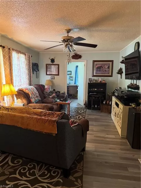 432 Friddle Dr, High Point, NC 27260 photo 3