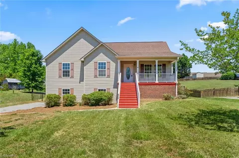 808 Arnold Rd, Lexington, NC 27295