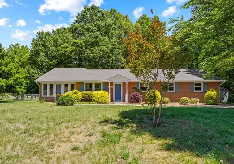 3511 Manoa Rd, Pfafftown, NC 27040