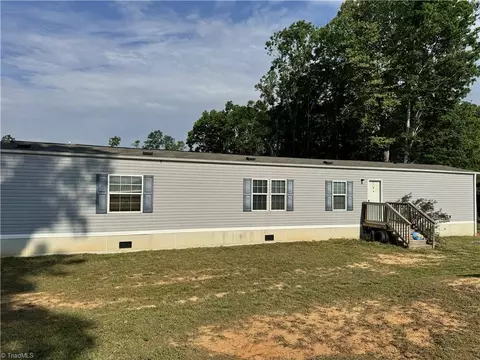 3673 Nc Highway 66, Westfield, NC 27053