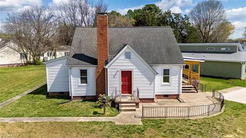 414 Maple St S, Graham, NC 27253