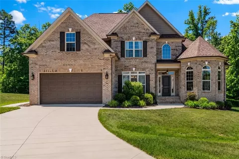 7501 Monty Dr, Kernersville, NC 27284