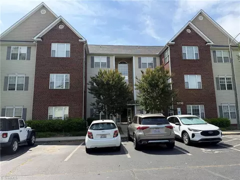 3710 Spanish Peak Dr #2B, High Point, NC 27265