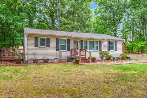4720 Warner Rd, Pfafftown, NC 27040