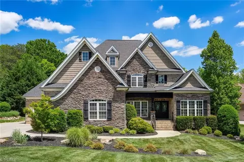 8162 Rob Roy Dr, Summerfield, NC 27358