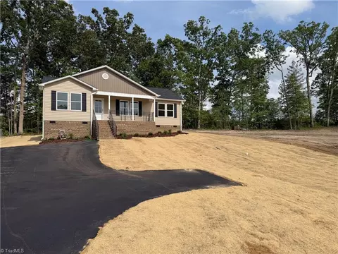 113 Hillside Dr, Thomasville, NC 27360