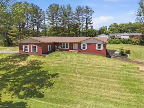 6364 Boone Trl, Millers Creek, NC 28651