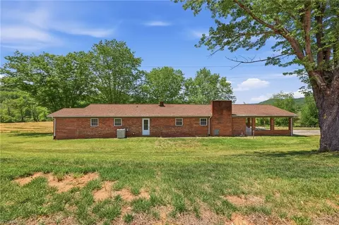 Exterior - 954 Parsonsville Rd, Purlear, NC 28665 photo 8 of 9