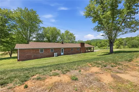 Exterior - 954 Parsonsville Rd, Purlear, NC 28665 photo 7 of 9