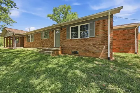 Exterior - 954 Parsonsville Rd, Purlear, NC 28665 photo 5 of 9