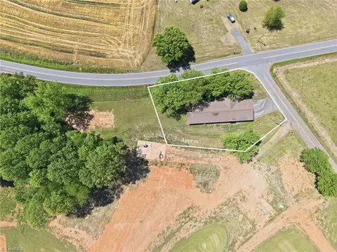 View/Area - 954 Parsonsville Rd, Purlear, NC 28665 photo 5 of 5