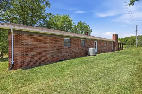 Exterior - 954 Parsonsville Rd, Purlear, NC 28665 photo 6 of 9