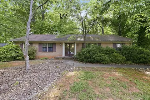 606 Leawood Dr, Greensboro, NC 27410